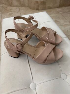 Prada Patent Leather Nude  Block Heel Sandals Size 38! Beautiful!